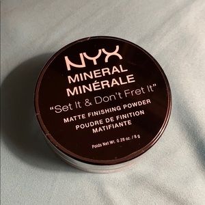 Nyx Mineral & Liquid Setting Spray